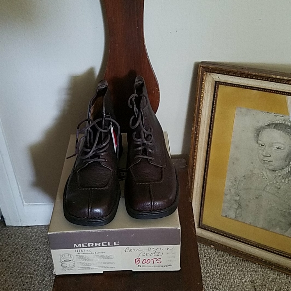 New BORN BOOTS